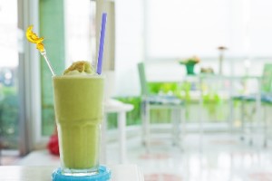 Green Tea Smoothie with Kiwi